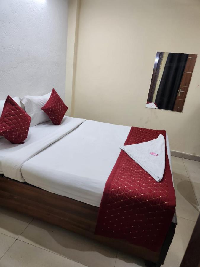 Hotel Cozy Cave New Delhi Extérieur photo