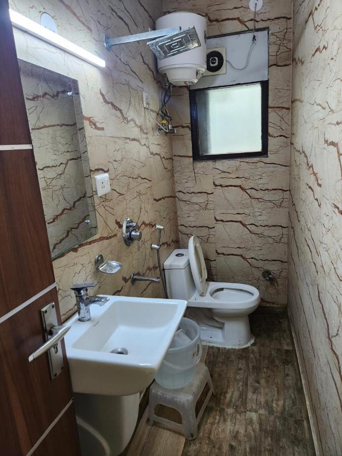 Hotel Cozy Cave New Delhi Extérieur photo