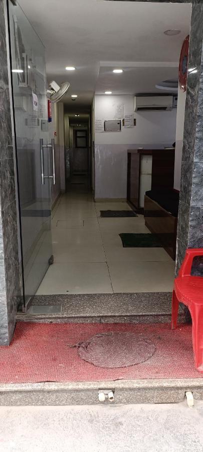 Hotel Cozy Cave New Delhi Extérieur photo