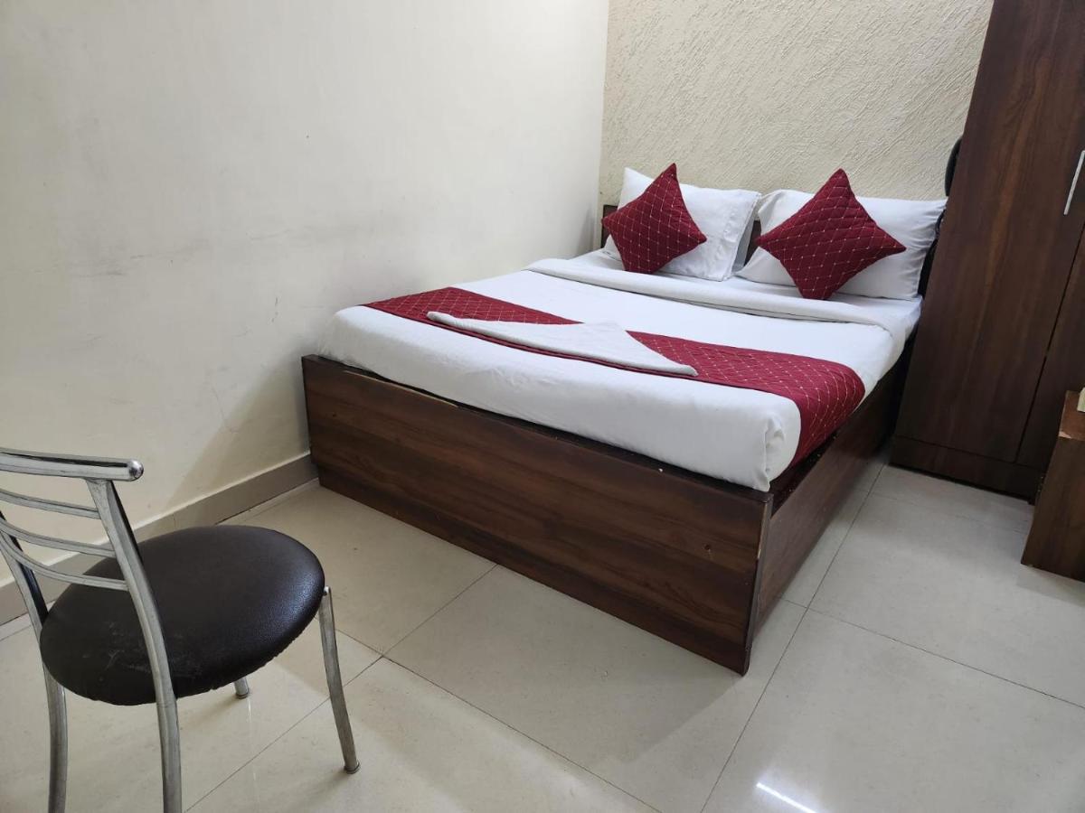 Hotel Cozy Cave New Delhi Extérieur photo