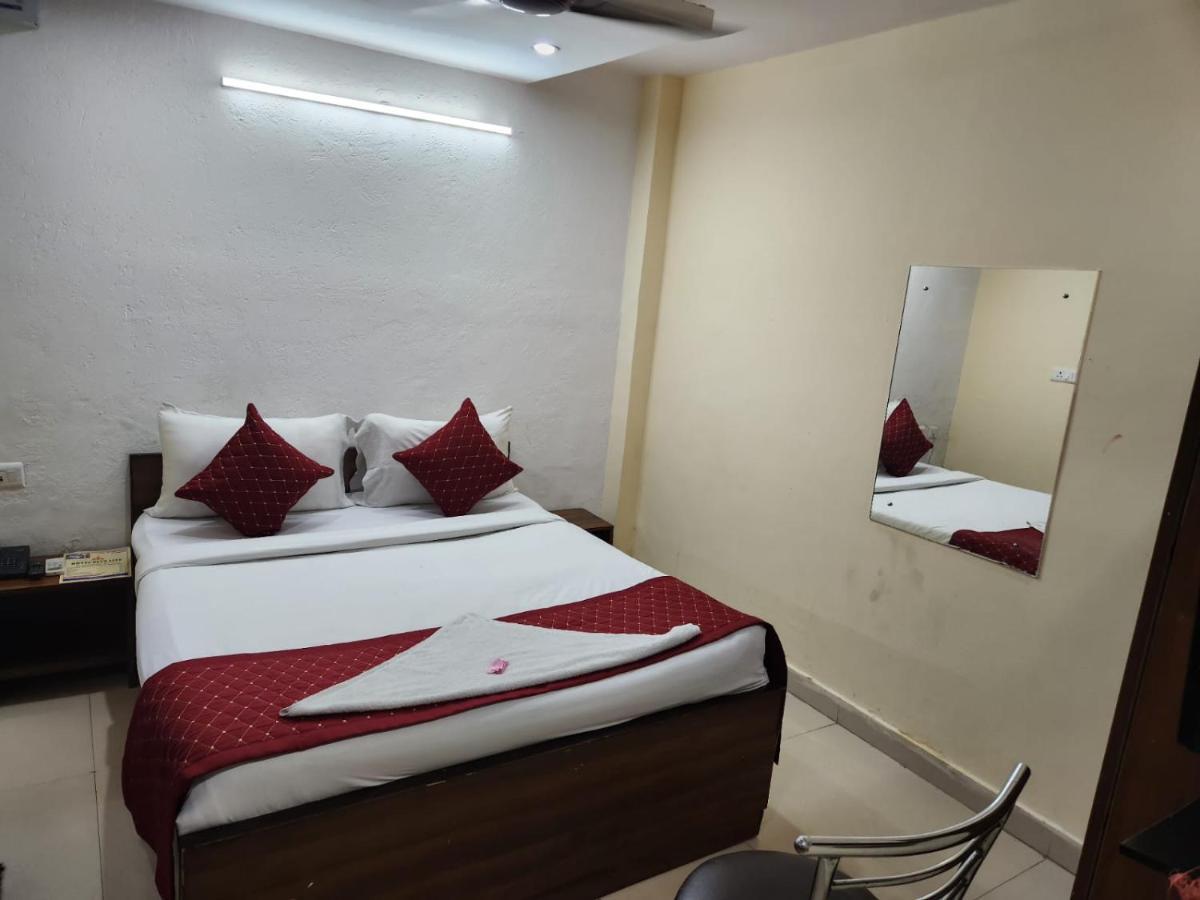 Hotel Cozy Cave New Delhi Extérieur photo