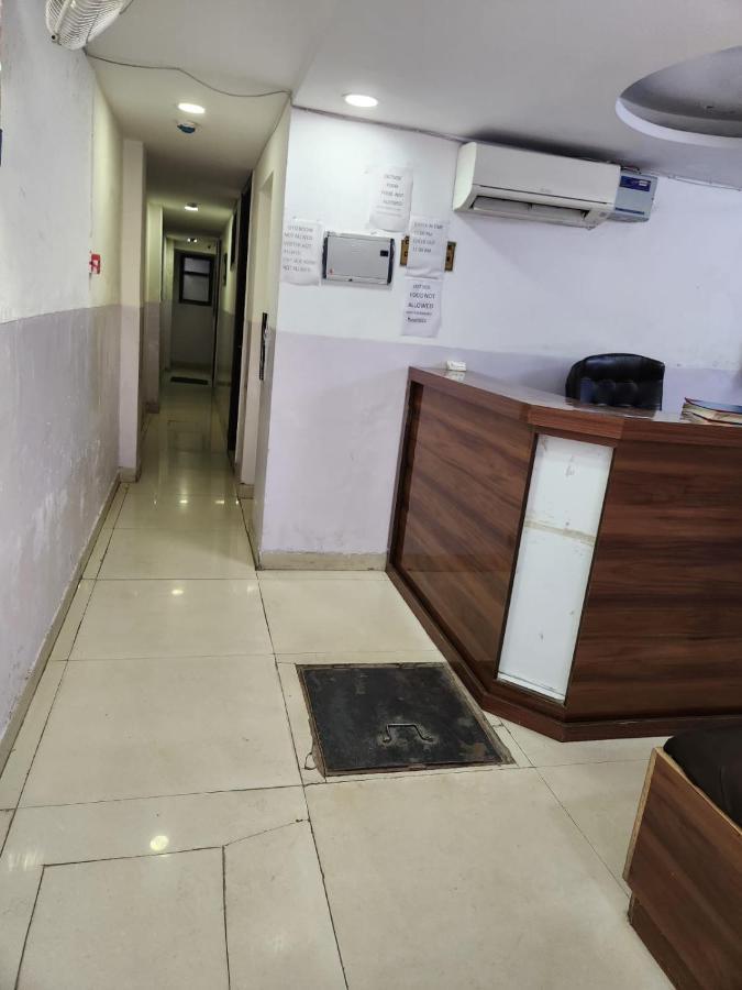 Hotel Cozy Cave New Delhi Extérieur photo